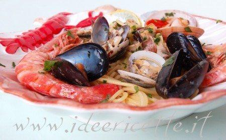 Ricetta Spaghetti allo scoglio al profumo di zafferano | IdeeRicette