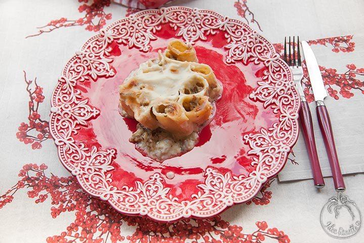 Paccheri ripieni con salsiccia stracchino e funghi al forno | IdeeRicette